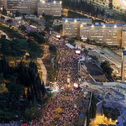 عشرات الآلاف يتظاهرون في القدس للمطالبة برحيل نتنياهو