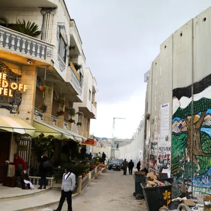 بعد عامين من الحرب.. فندق ومتحف بانكسي في بيت لحم يعود للعمل