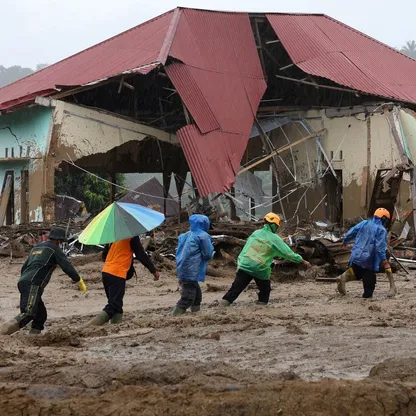 اضطرابات سياسية وكوارث مناخية تعمّق أزمات تايلندا وإندونيسيا