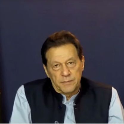 منافسا عمران خان يعلنان التوصل إلى اتفاق لتقاسم السلطة في باكستان