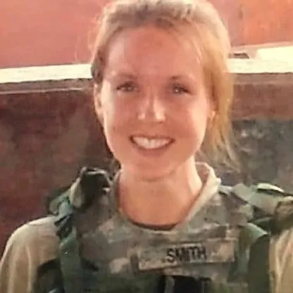 ماذا نعرف عن زوجة المسؤول الأميركي جو كينت الذي استقال احتجاجاً على حرب إيران؟