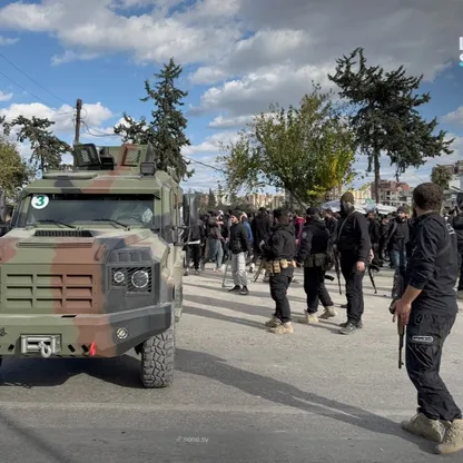 احتجاجات بالساحل السوري.. وضحايا ومصابون في مواجهات باللاذقية
