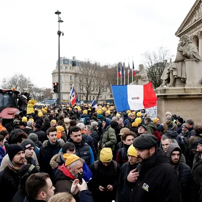 مع تصاعد احتجاجات المزارعين.. فرنسا تعتزم عرقلة اتفاق التجارة الأوروبي مع أميركا اللاتينية