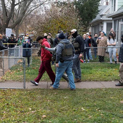 إدارة ترمب تأمر بمراجعة ملفات اللاجئين خلال عهد بايدن