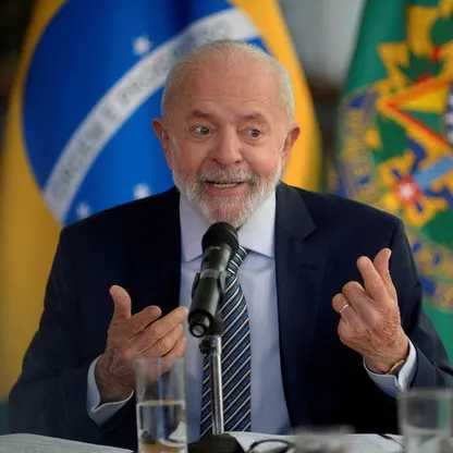 لولا يمنع مستشاراً لترمب من دخول البرازيل رداً على رفض تأشيرة أحد وزرائه