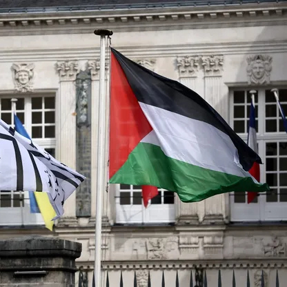 فرنسا.. أعلام فلسطين ترفرف فوق مباني بلديات قبل الاعتراف بالدولة