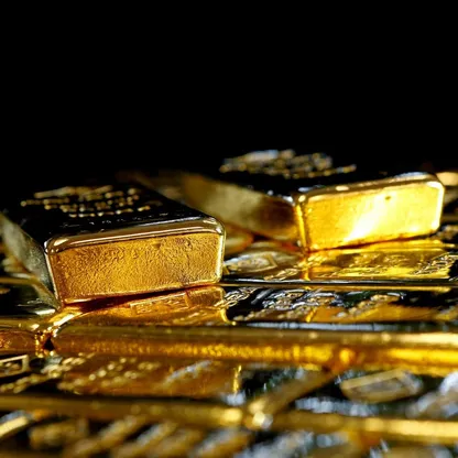 الذهب يهبط مع تصاعد مخاوف التضخم واحتمالات رفع الفائدة الأميركية