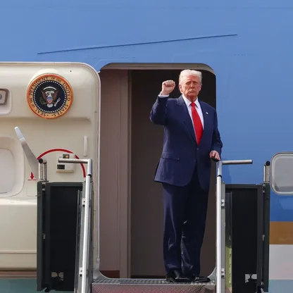 صفقات نووية ومعادن نادرة وتاج ذهبي ولقاء مع شي.. ترمب يختتم جولته الآسيوية