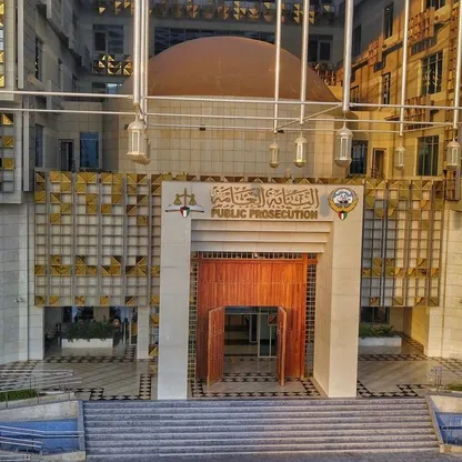 الكويت.. الحبس 14 سنة لوزير الداخلية والدفاع السابق طلال الخالد