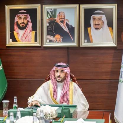 وزير الدفاع السعودي يبحث مع وزير الحرب الأميركي الشراكة الاستراتيجية الدفاعية