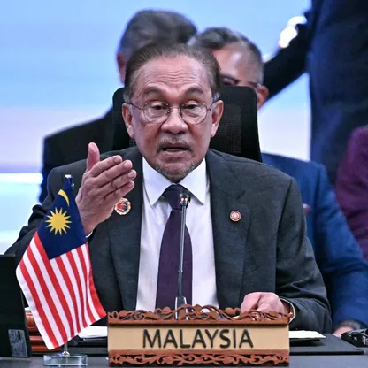 رغم التوترات.. رئيس وزراء ماليزيا يؤكد التزام تايلندا وكمبوديا بحل النزاع الحدودي