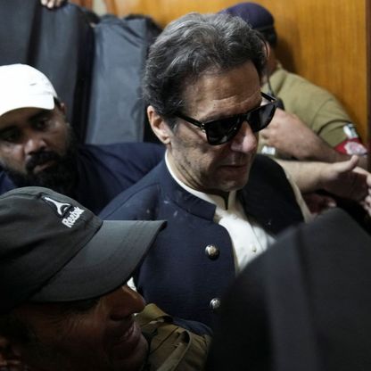 القضاء الباكستاني: تسريب عمران خان برقية سرية "أضر بالبلاد"