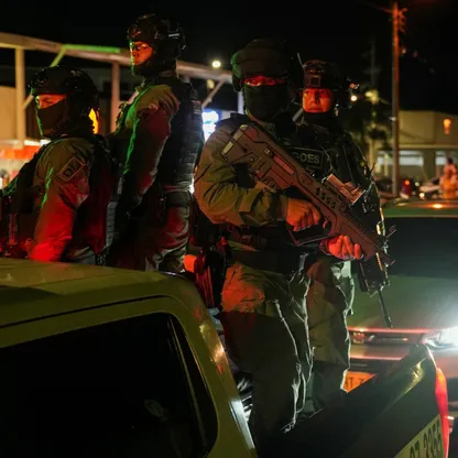 هجوم بمتفجرات يودي بحياة 13 شخصاً على الأقل في كولومبيا