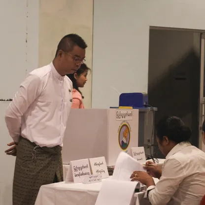 ميانمار.. الناخبون يدلون بأصواتهم في أول انتخابات منذ انقلاب 2021