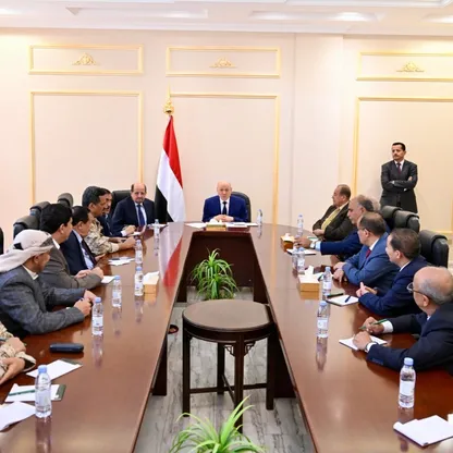 اليمن | العليمي يؤكد الالتزام بمعالجة القضية الجنوبية من خلال الحوار برعاية السعودية