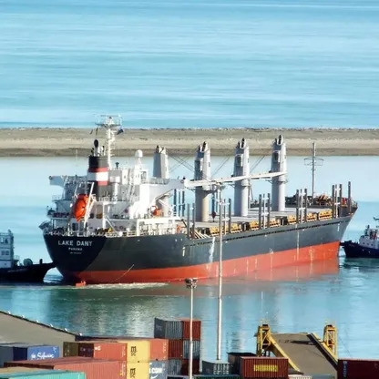 تصاعد الخلاف بين أوكرانيا وإسرائيل بسبب "سفينة حبوب مسروقة"