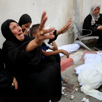 غارات إسرائيلية عنيفة على مناطق متفرقة من قطاع غزة.. ومواجهات في خان يونس
