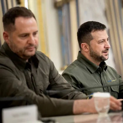 وسط فضيحة فساد متصاعدة.. زيلينسكي يرفض إقالة مدير مكتبه