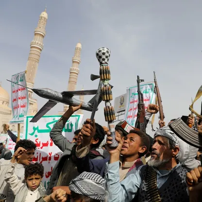 واشنطن تطالب بالإفراج الفوري عن موظفي بعثتها المحتجزين في اليمن