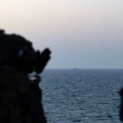 حرب إيران مباشر | واشنطن تدرس خيارات عسكرية.. وطهران تتعهد بالرد على أي هجوم "ولو كان محدوداً"