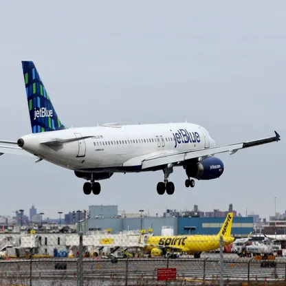 طيار يحكي لحظات رعب قبل اصطدام وشيك مع طائرة عسكرية قرب فنزويلا