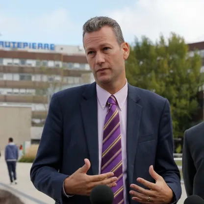 السجن 10 سنوات لسياسي بريطاني أدين بتهمة قبول رشاوى لدعم روسيا