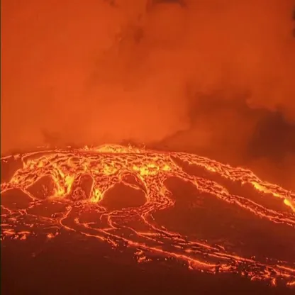 شاهد.. حمم متفجرة من بركان "كيلاويا" في هاواي