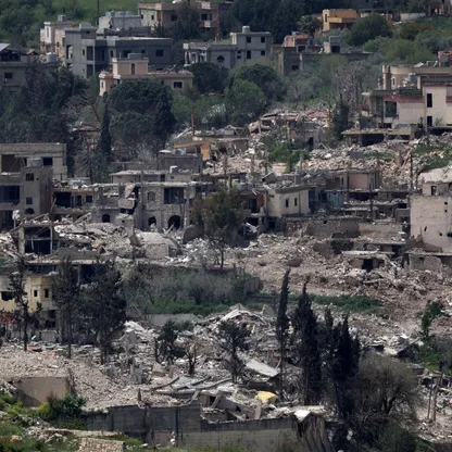 الجيش الإسرائيلي يواصل الهدم المنهجي لقرى جنوب لبنان.. ويحذر السكان من العودة