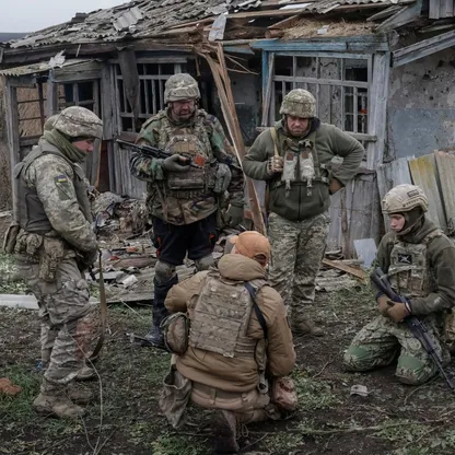 انتقادات ترمب لزيلينسكي تستبق قمة لندن.. والأوروبيون يبحثون مصير مفاوضات السلام