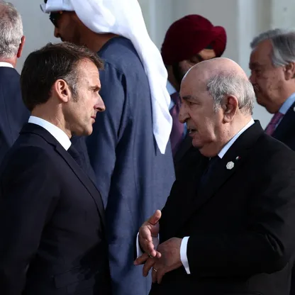 بعد مكالمة العيد بين ماكرون وتبون.. ماذا يفعل وزير خارجية فرنسا في الجزائر؟