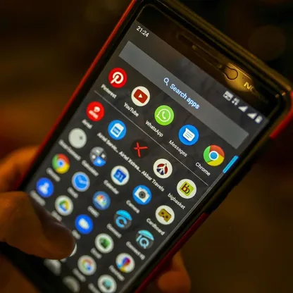 استخدام الهواتف أثناء اليوم الدراسي قد يضعف التحكم الذهني للمراهقين