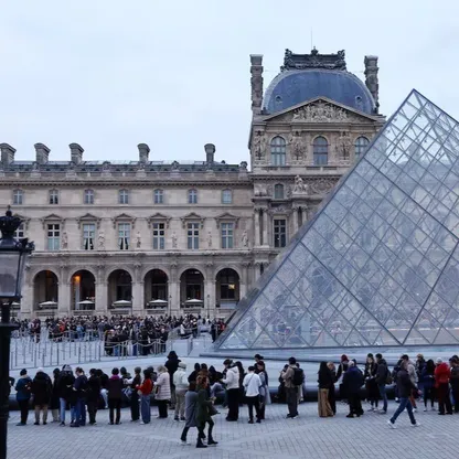 فرنسا.. فتح أبواب متحف اللوفر "جزئياً" رغم استمرار إضراب الموظفين