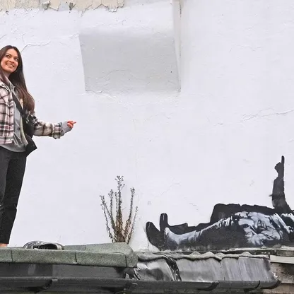 "نجمة" بيت لحم تطل من أعمال بانكسي عشية الميلاد