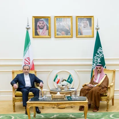 وزيرا خارجية السعودية وإيران يبحثان جهود الحفاظ على استقرار المنطقة