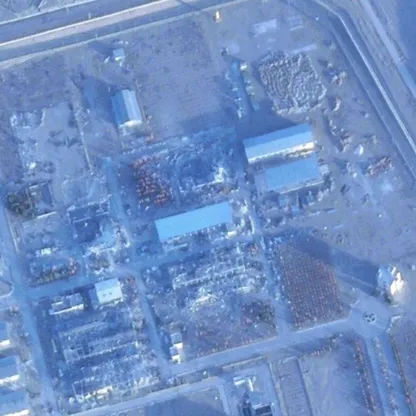 صور أقمار اصطناعية ترصد نشاطاً في منشآت نووية إيرانية متضررة وسط تصاعد التوترات