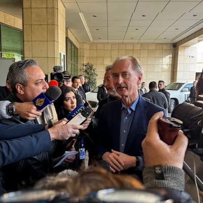 المبعوث الأممي يصل دمشق ويؤكد ضرورة تأسيس نظام قضائي "يضمن العدالة للجميع"