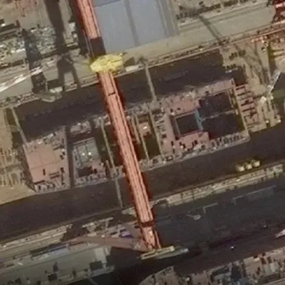 هل بدأت الصين بناء أول حاملة طائرات تعمل بالطاقة النووية؟