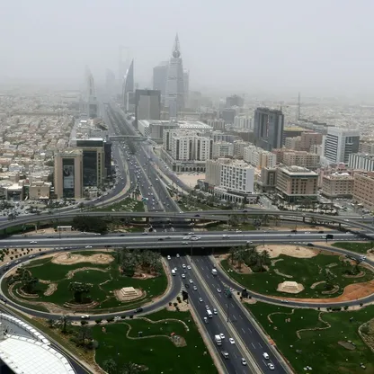 السعودية: 4 إصابات وأضرار في 15 منزلاً بالرياض إثر شظايا صاروخين حوثيين