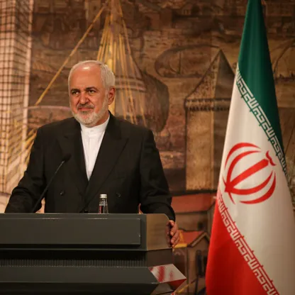 "إعلان النصر" و"تسوية شاملة" مع واشنطن.. جواد ظريف يطرح رؤيته لإنهاء حرب إيران