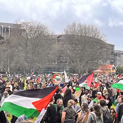 50 ألف متظاهر في نيوزيلندا يطالبون بإنهاء حرب غزة ومعاقبة إسرائيل