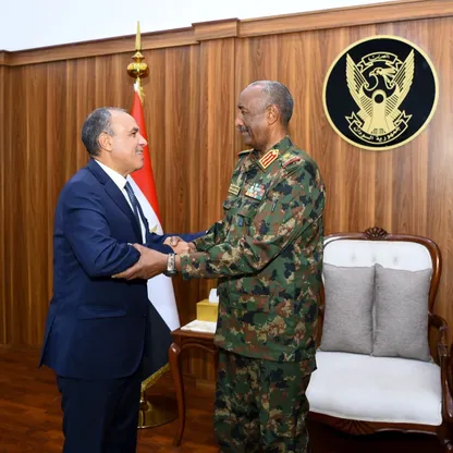 وزير الخارجية المصري يؤكد للبرهان دعم مصر لاستقرار السودان ووحدة أراضيه