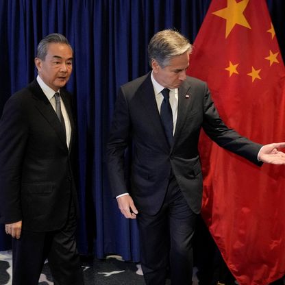 تلاسن بين الصين وأميركا.. وأنباء عن لقاء بايدن وكبير دبلوماسيي بكين