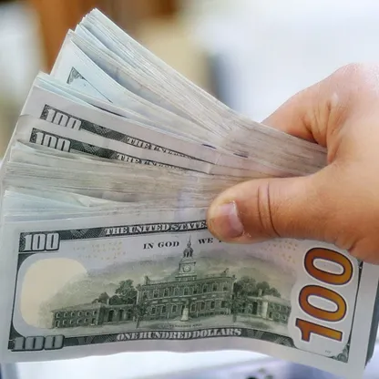 الدولار يتجه لوقف تراجعه مع انحسار صعود الذهب وانخفاض الين