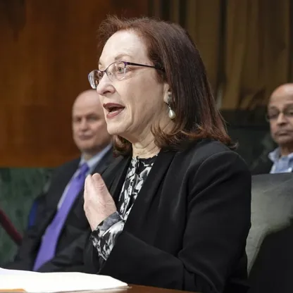 ترمب يطلب من المحكمة العليا السماح له بإقالة كبيرة مسؤولي حقوق النشر