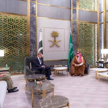 ولي العهد السعودي يبحث مع رئيس وزراء باكستان التطورات الإقليمية والدولية
