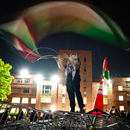 تهديدات الفصل تفشل في تهدئة احتجاجات الجامعات الأميركية على حرب غزة