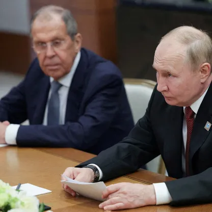 هل بوتين غاضب من لافروف بسبب "مكالمة كارثية" مع روبيو؟ الكرملين يرد