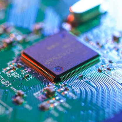من يتصدر صناعة الرقائق الإلكترونية عالمياً؟.. إليك التفاصيل