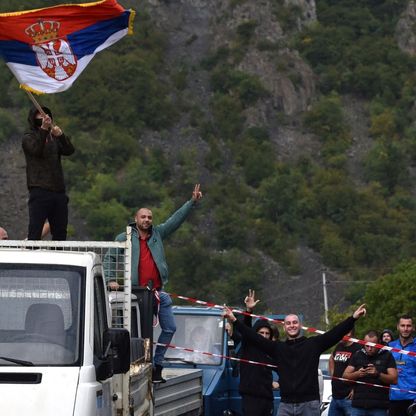 صربيا تسمح بدخول سيارات تحمل لوحات تسجيل من كوسوفو