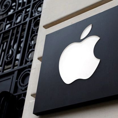 أبل تخطط لإطلاق MacBook Pro جديد وiPhone 17e وأجهزة iPad في 2026